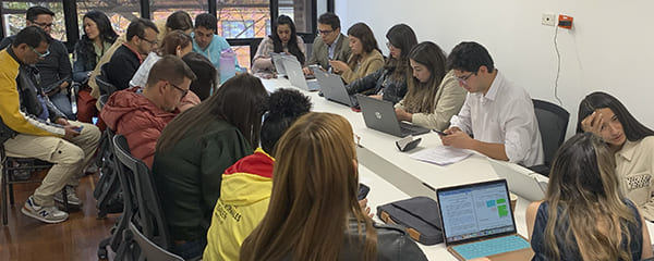 FOTO IPES MESA DE TRABAJO