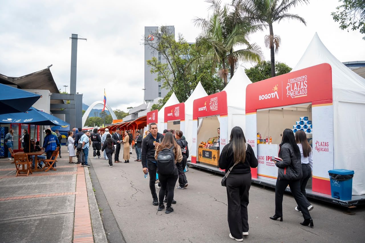 Stands de las Plazas Distritales de Mercado en el Primer Encuentro Internacional de Plazas de Mercado